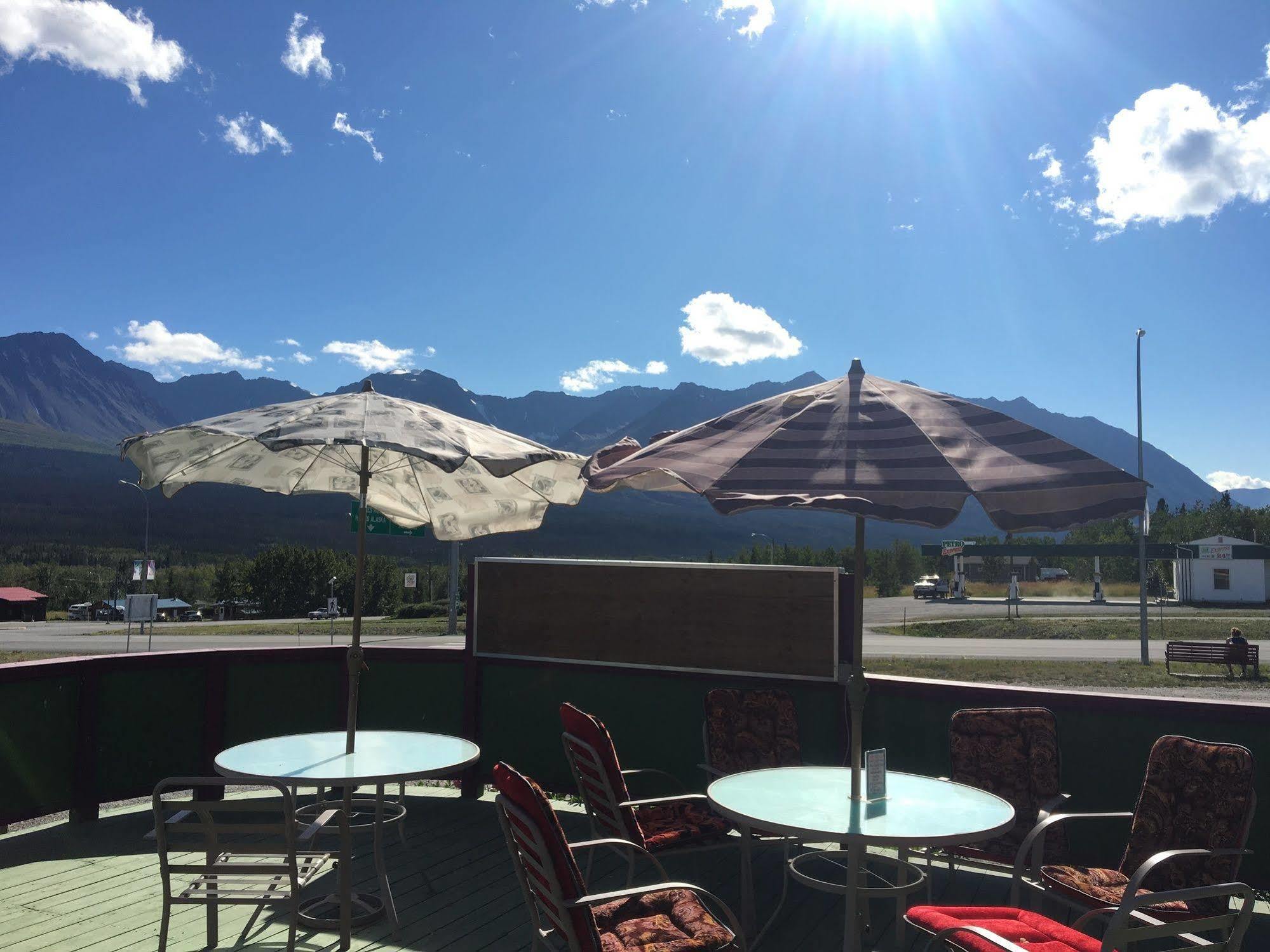 Kluane Park Inn Haines Junction Exteriér fotografie