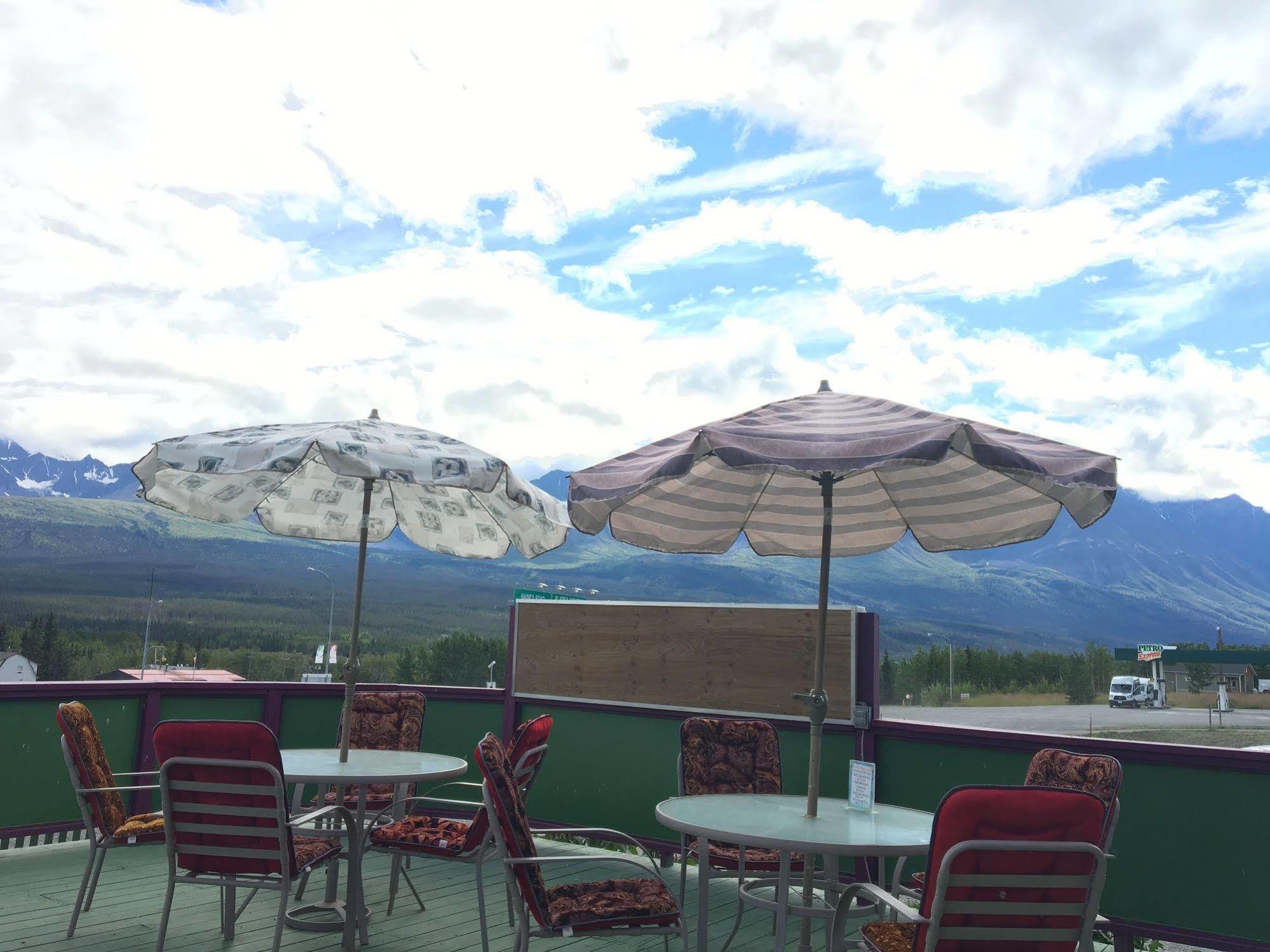 Kluane Park Inn Haines Junction Exteriér fotografie