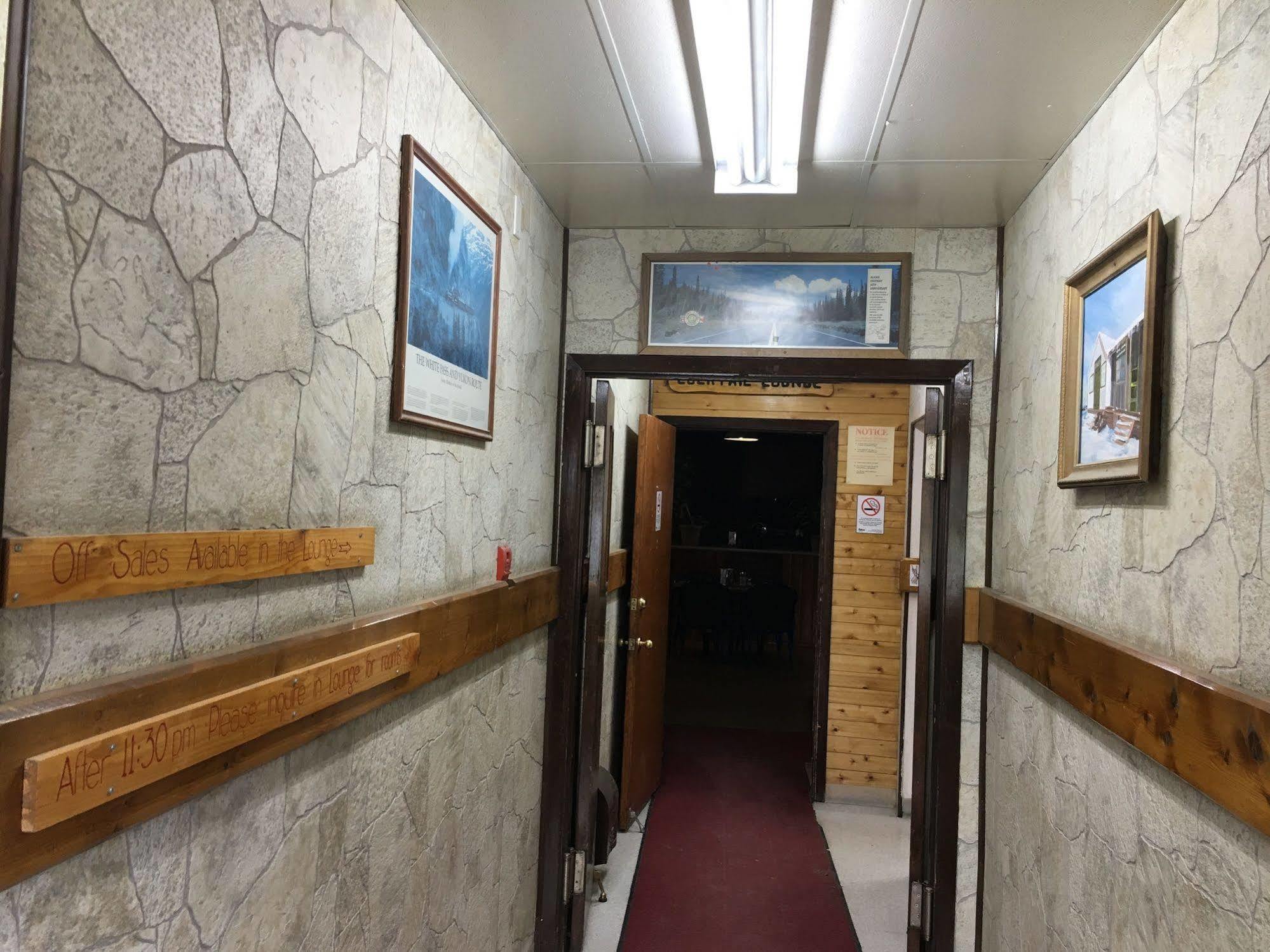 Kluane Park Inn Haines Junction Exteriér fotografie